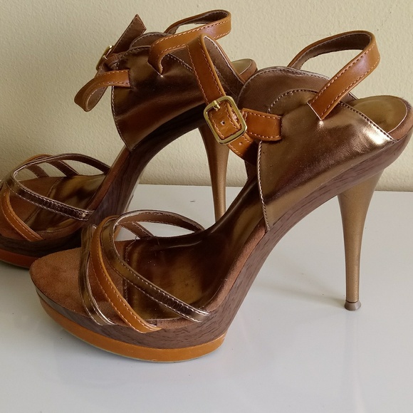 Brown and Gold Heels - Picture 5 of 8